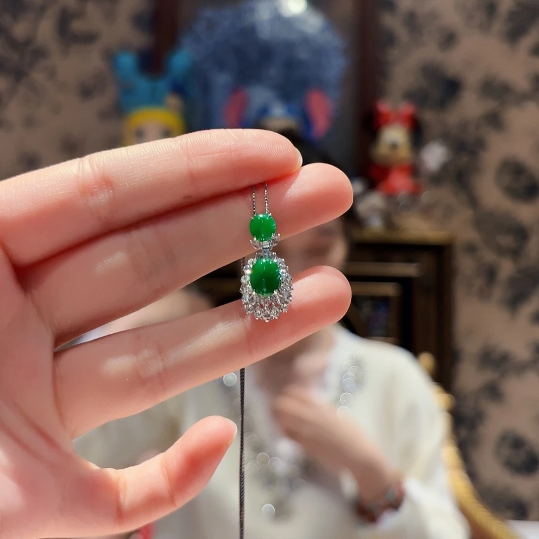 翡翠18K金镶嵌吊坠(赠链)