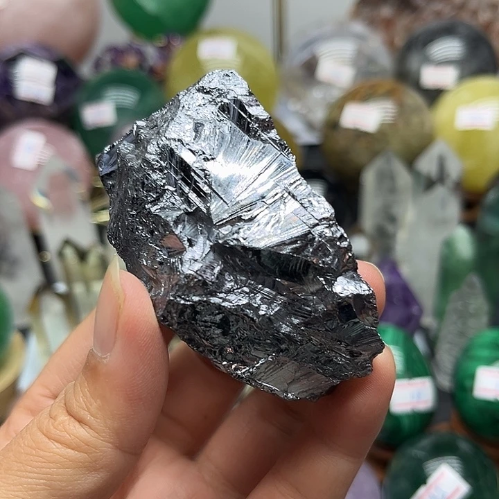 未镶嵌水晶珠宝半成品108克原石