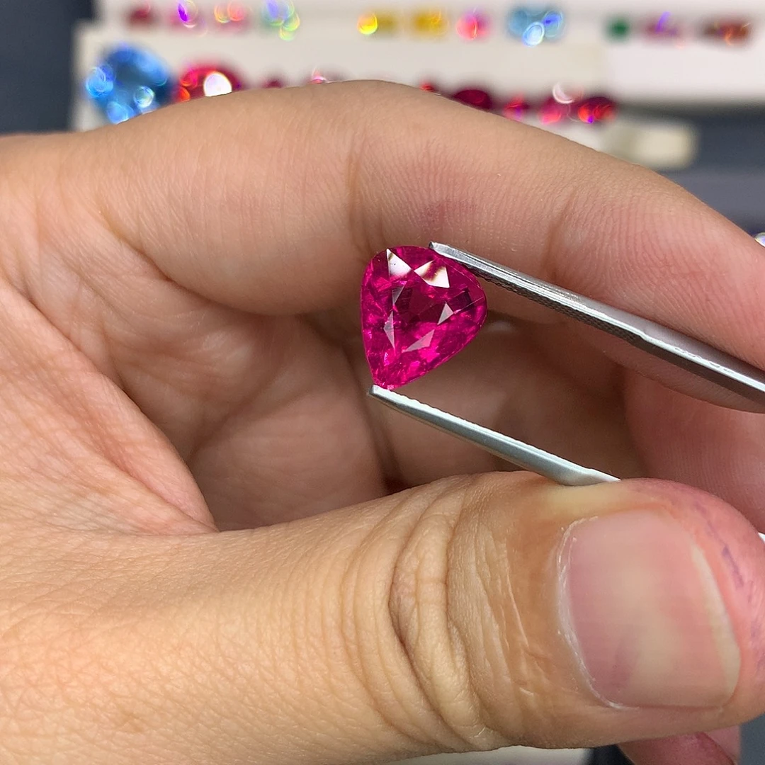 未镶嵌裸石碧玺4克拉火龙果色卢比来