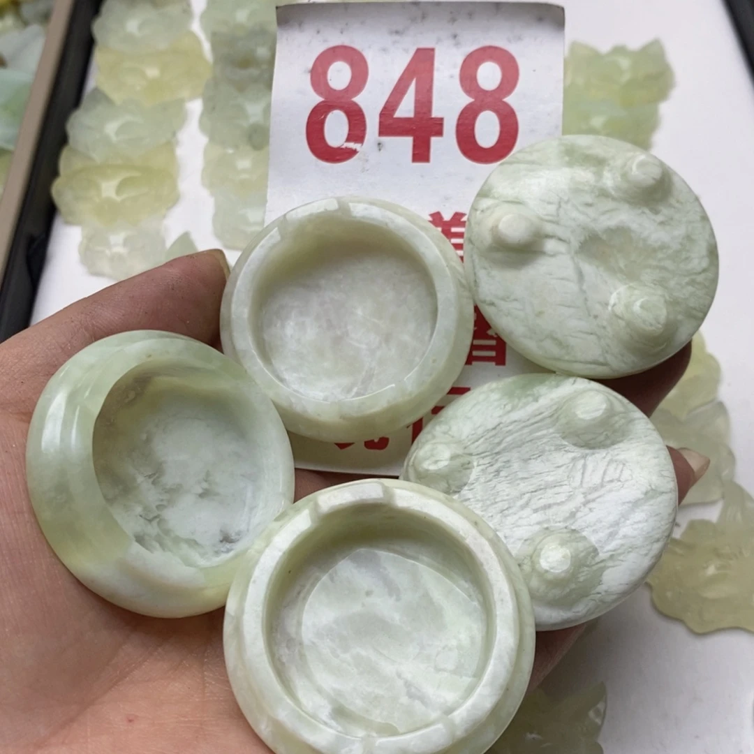 透闪石-蛇纹石玉未镶嵌挂坠