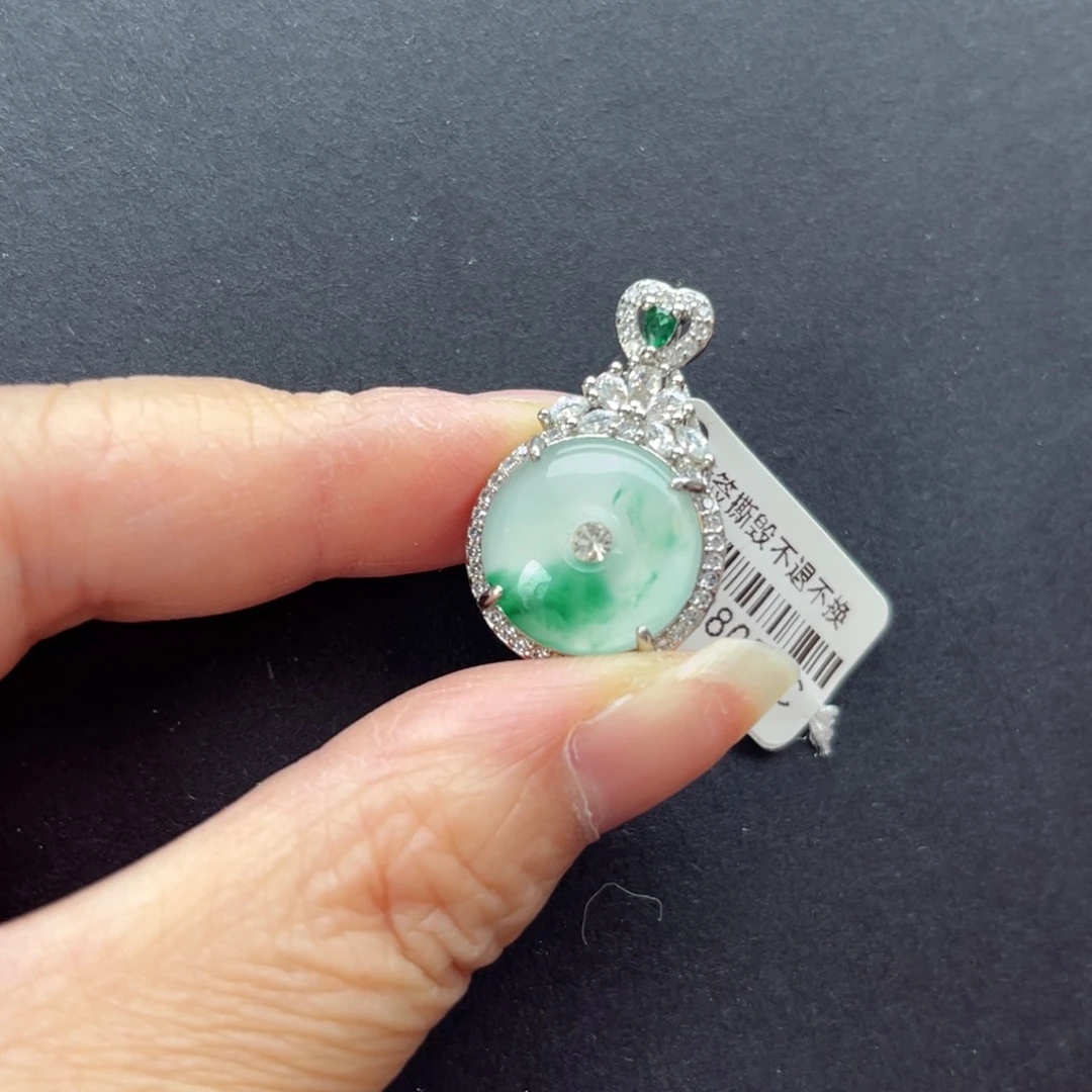 石英质玉未镶嵌颈饰