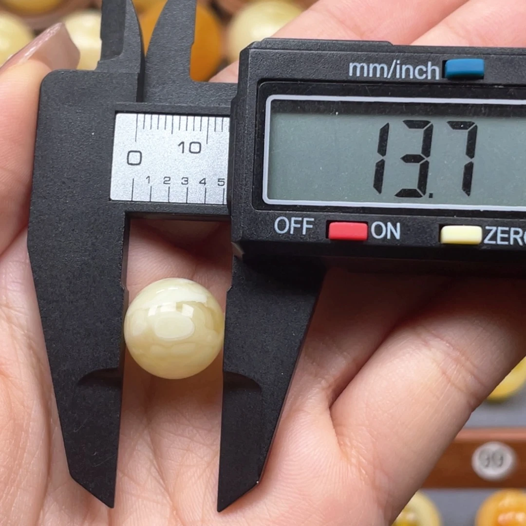 琥珀珠宝奇石未镶嵌D****o