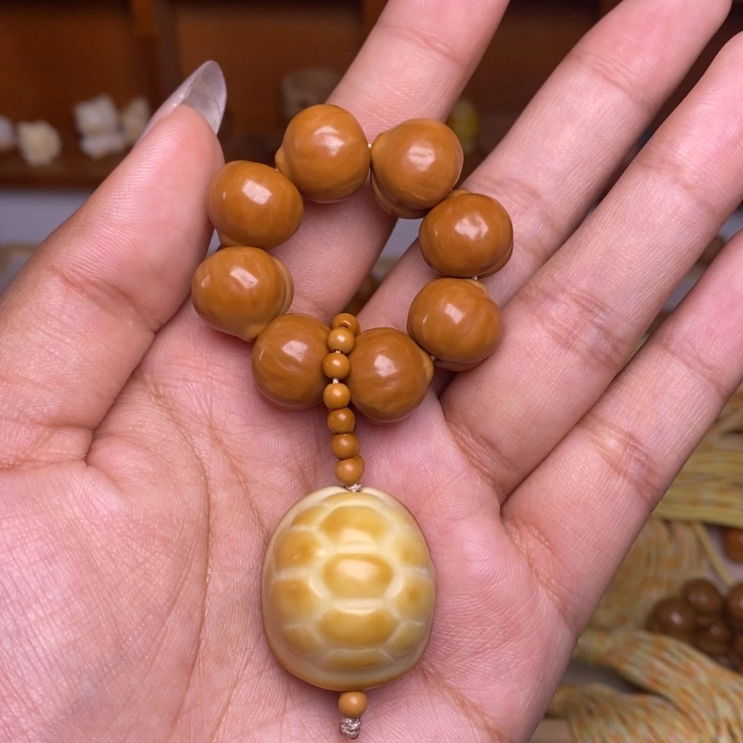 猴头核桃吊坠玻璃底肌理屁桃➕大富甲手捻