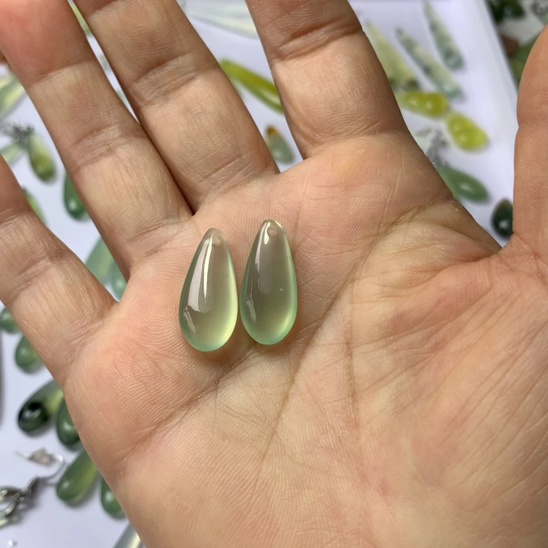 未镶嵌蛇纹石玉耳环
