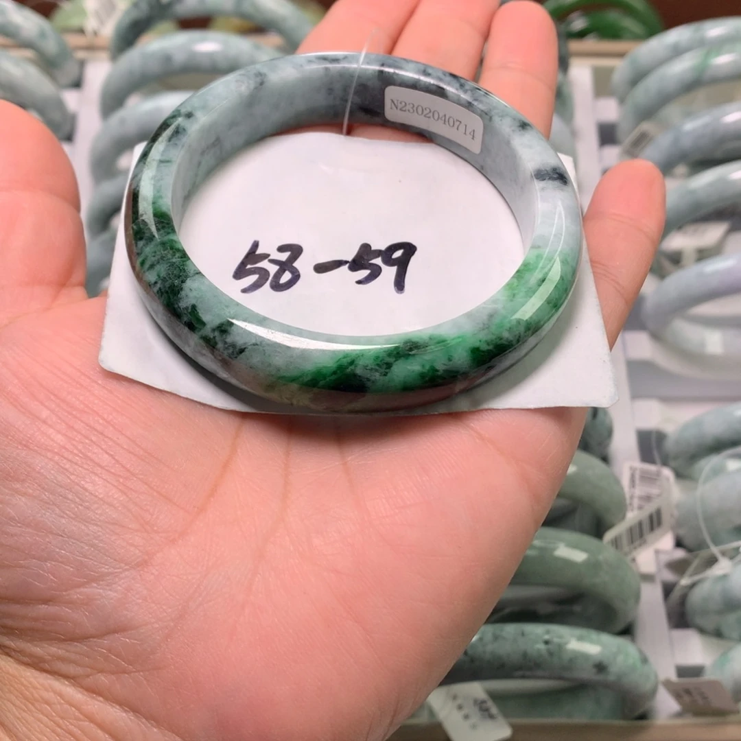 未镶嵌手镯翡翠手镯