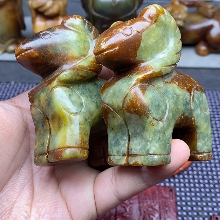 未镶嵌蛇纹石玉颈饰