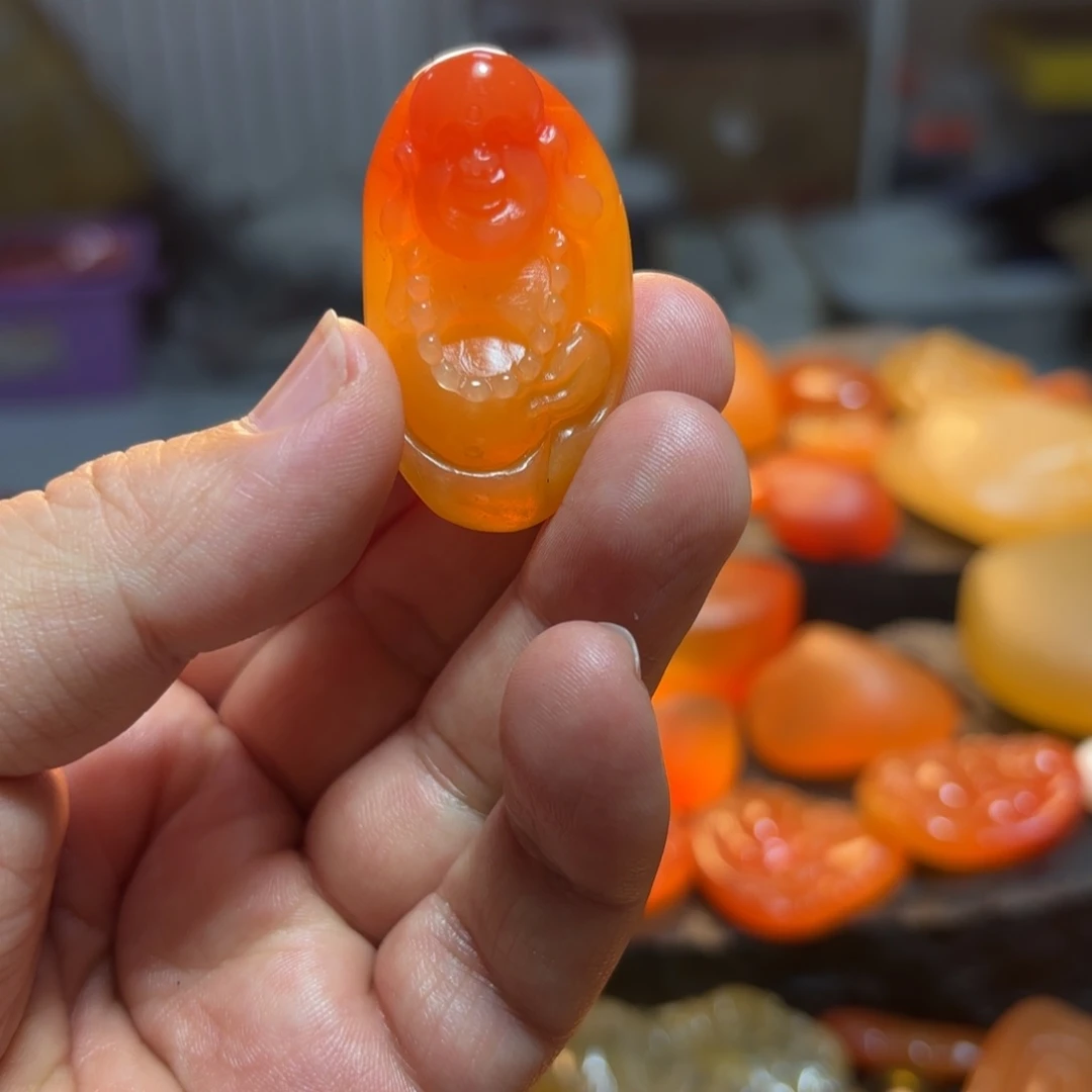 石英质玉挂件未镶嵌至**节