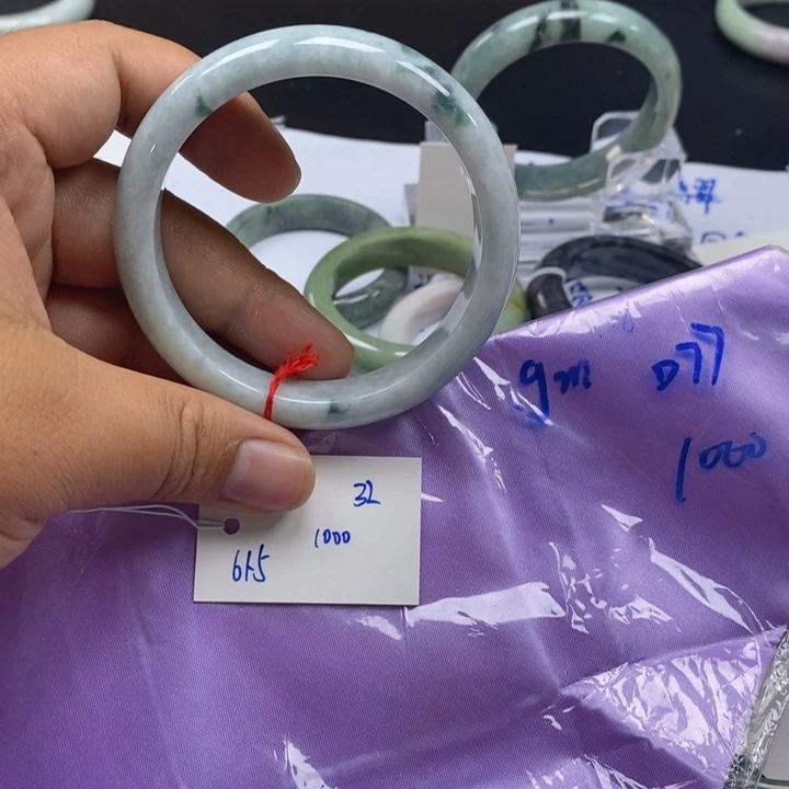 未镶嵌手镯翡翠天然翡翠