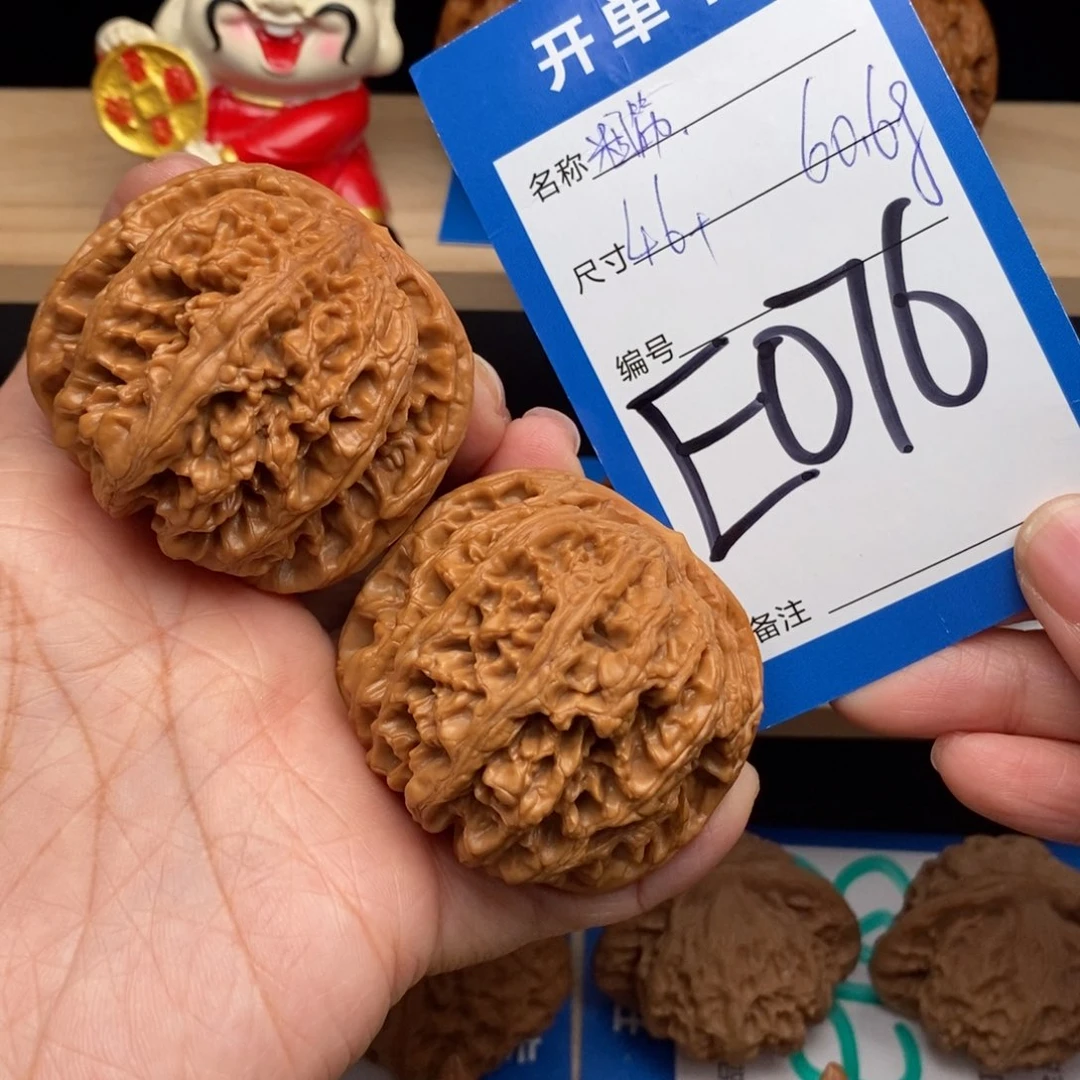 文玩核桃吊坠中**芯粗筋核桃