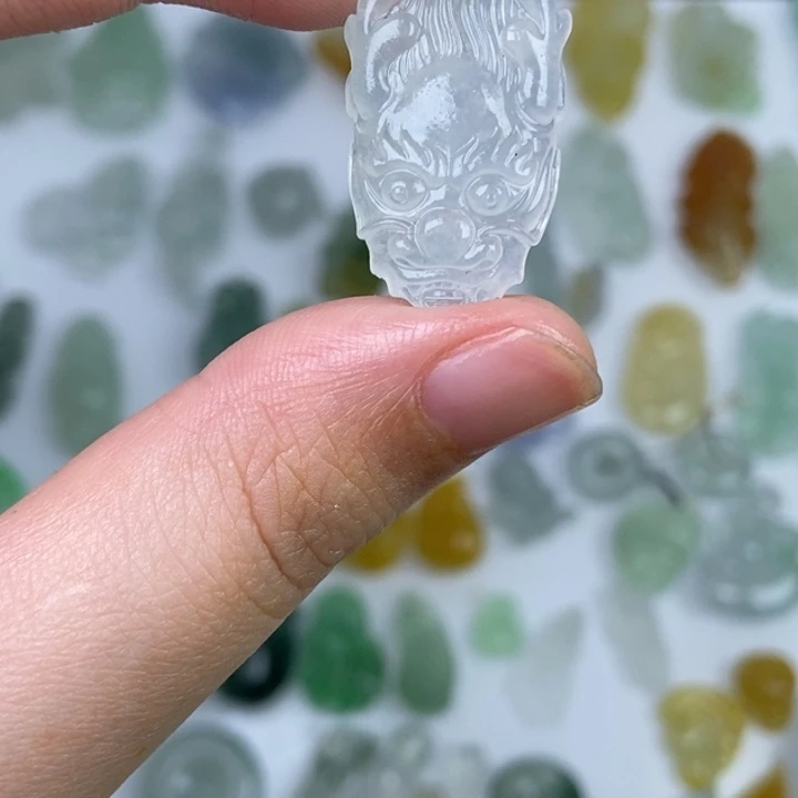 定制翡翠未镶嵌龙头