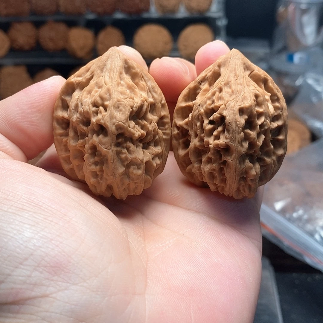 1文玩核桃赤峡峪鸡心38-362