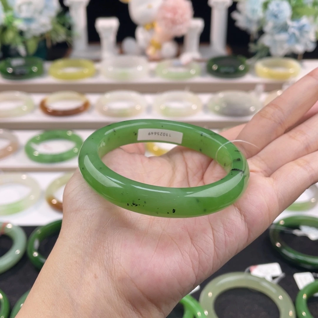 和田玉未镶嵌手镯乌兰海果绿56mm