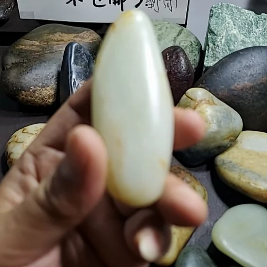 未镶嵌和田玉（糖玉）挂件