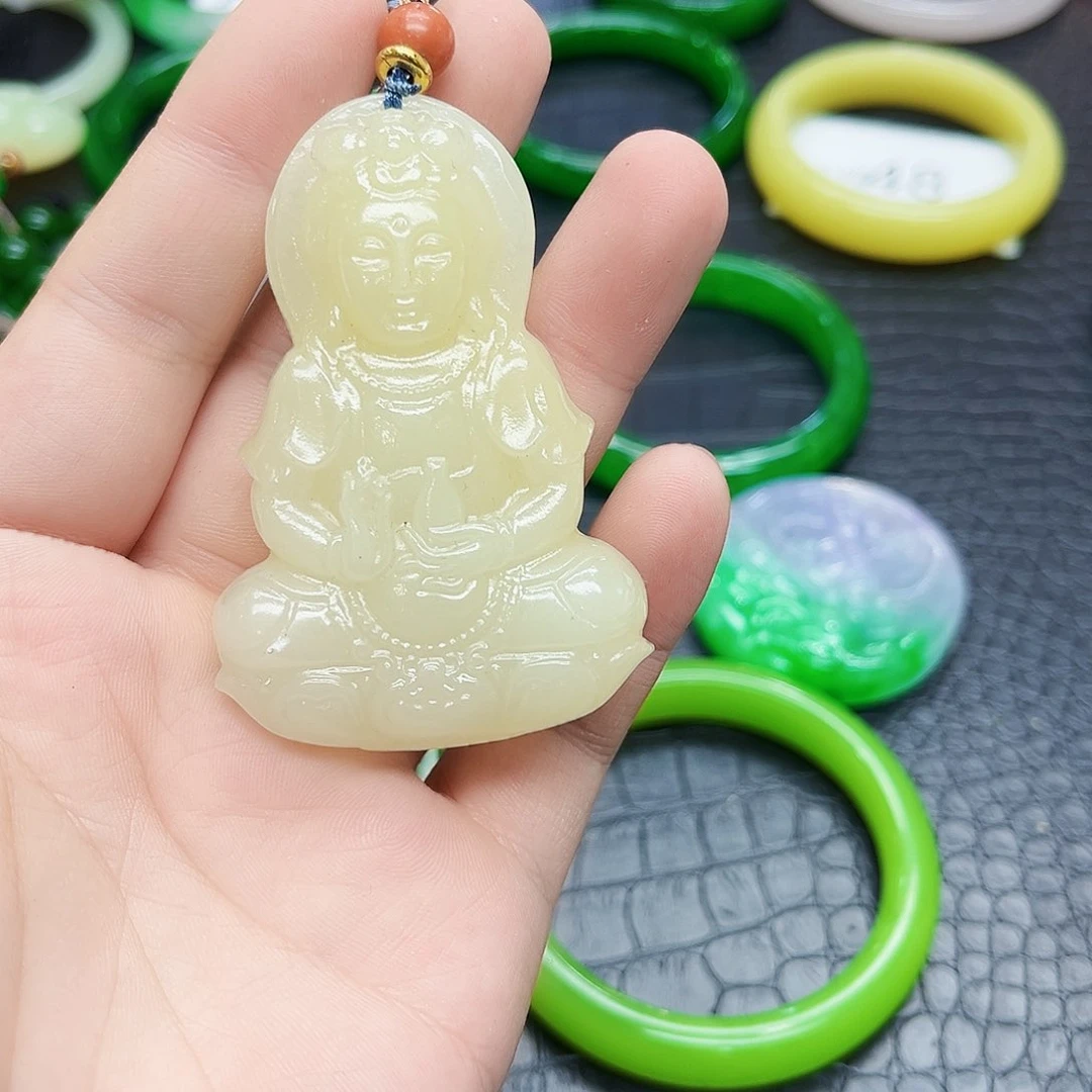 翡翠手镯未镶嵌吊坠