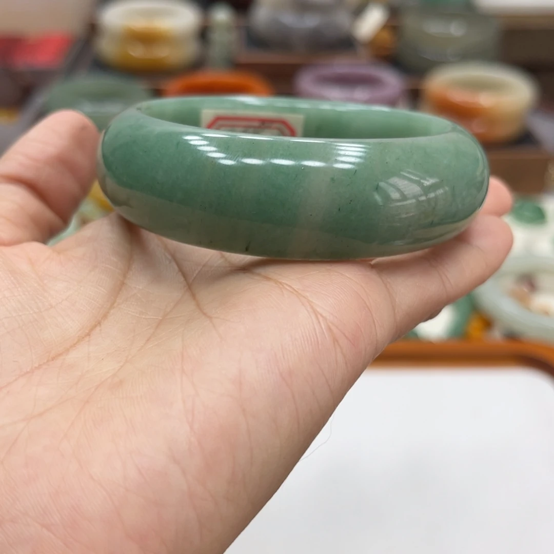 石英岩玉未镶嵌珠宝奇石