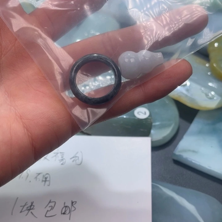 翡翠未镶嵌挂件12875698