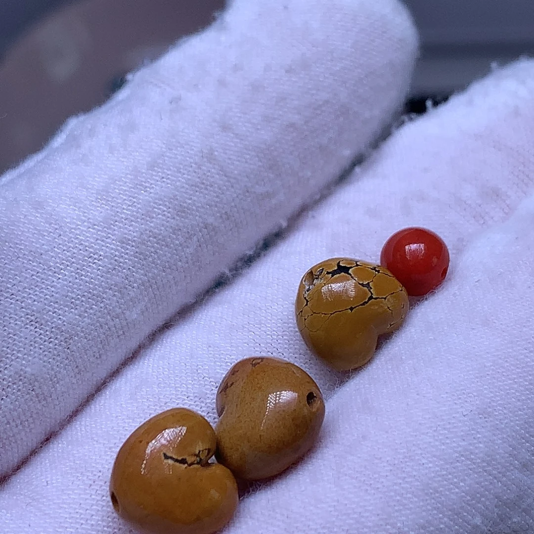 南红玛瑙未镶嵌珠宝奇石