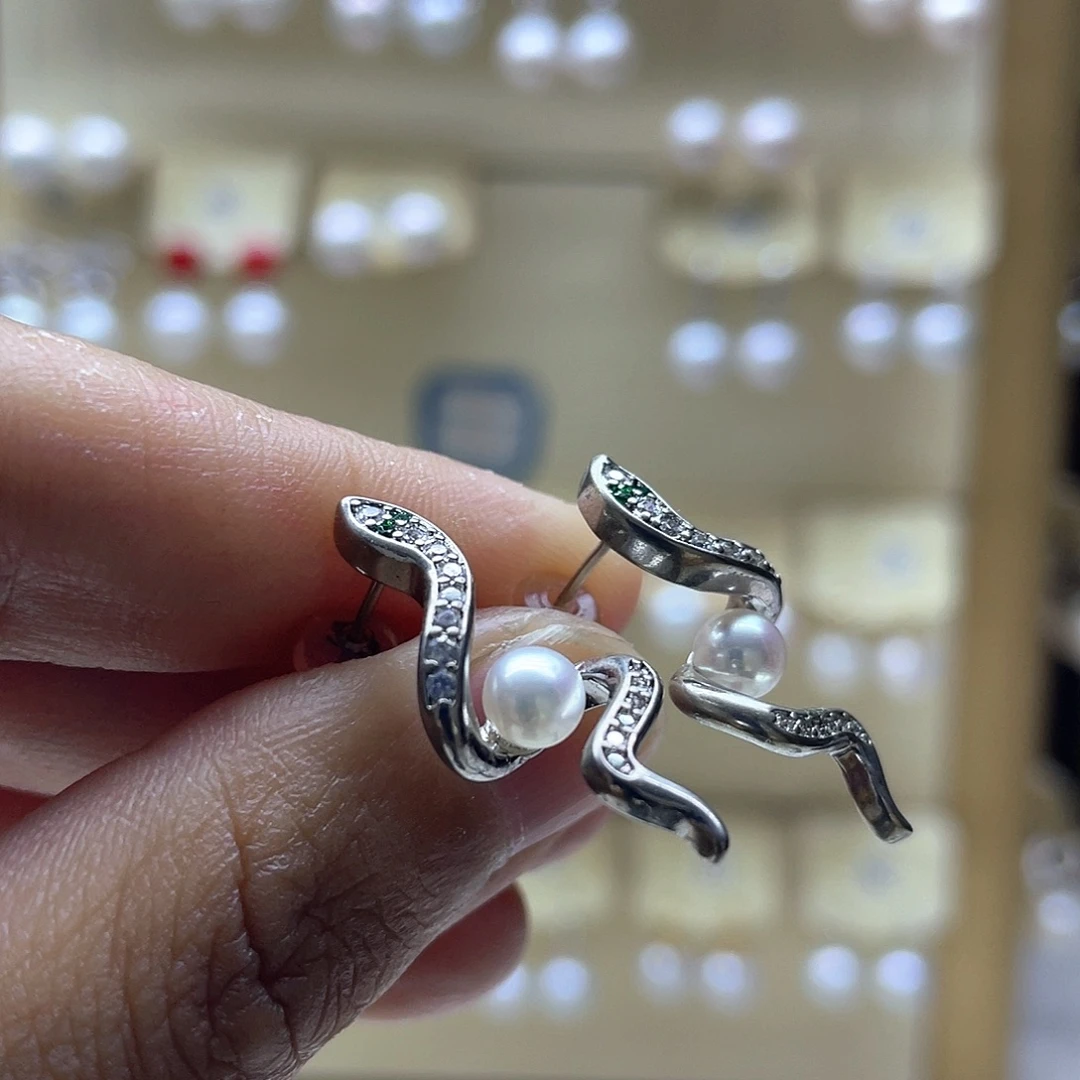 银S925镶嵌淡水珍珠耳饰