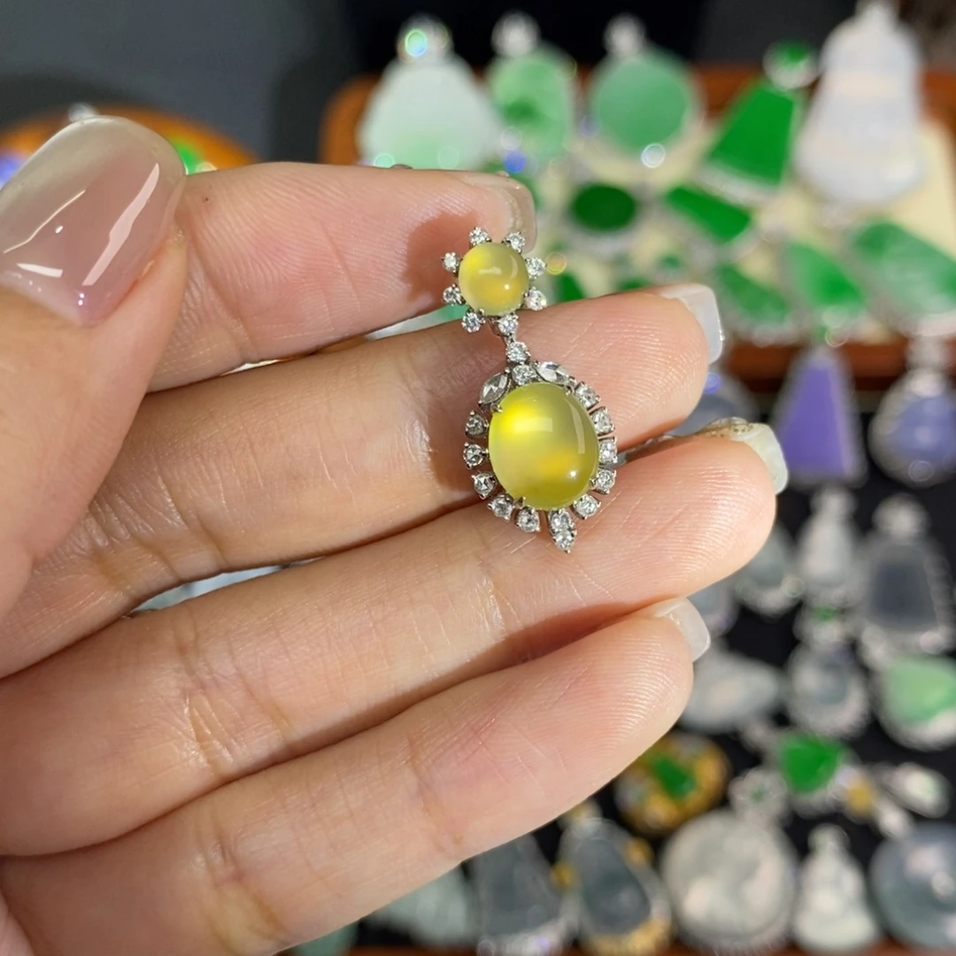 翡翠18K金镶嵌颈饰A货翡翠