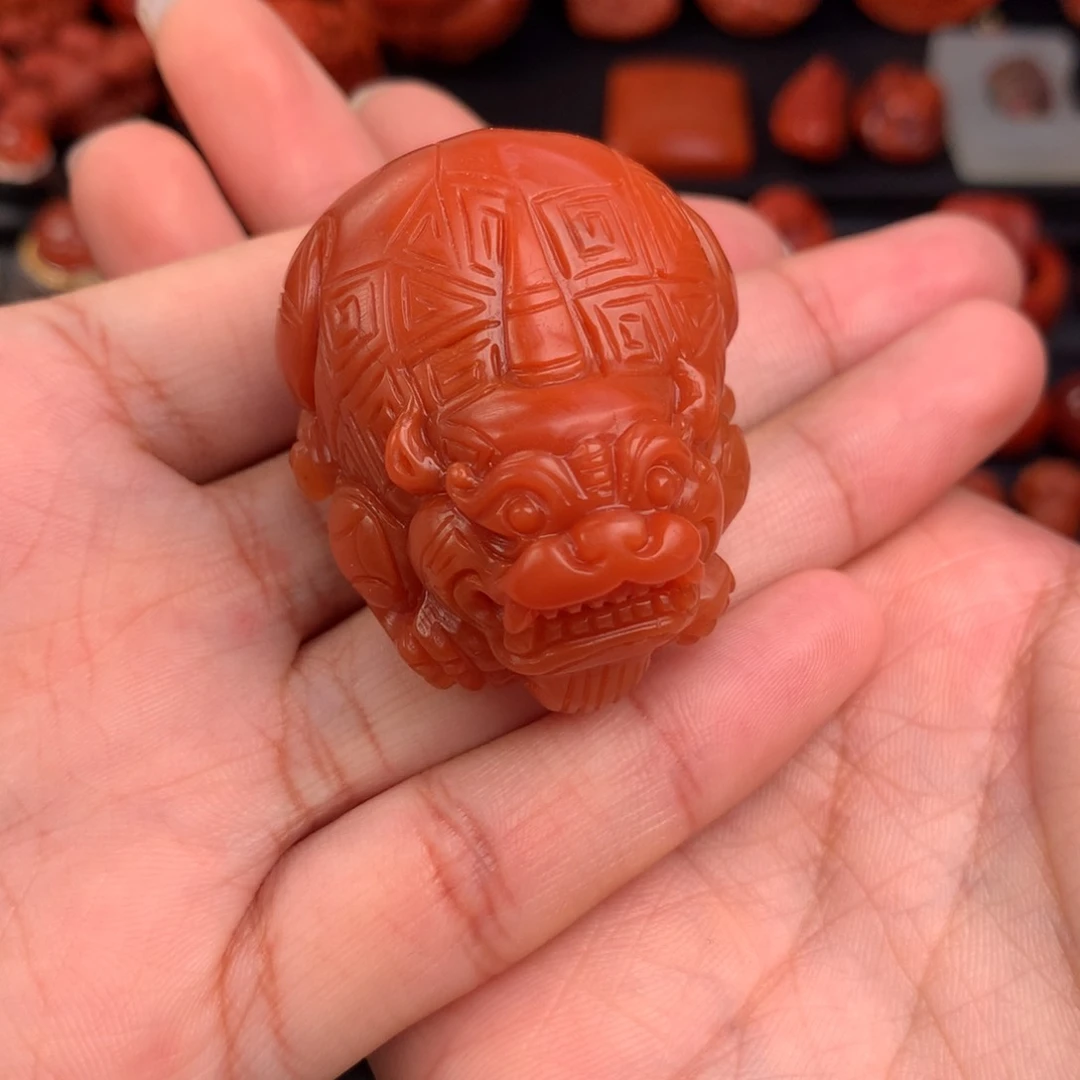 南红玛瑙精工雕刻貔貅吊坠未镶嵌