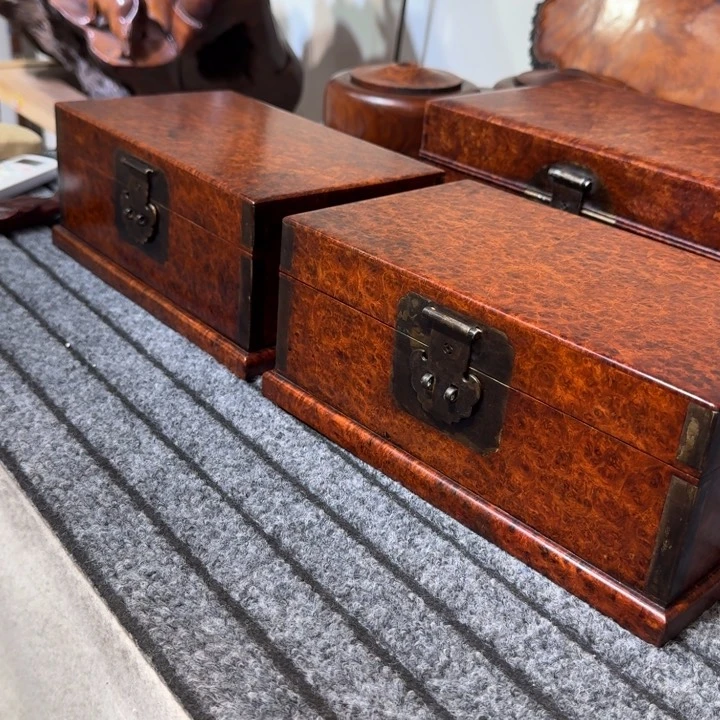 丁***心一对留疤首饰盒……