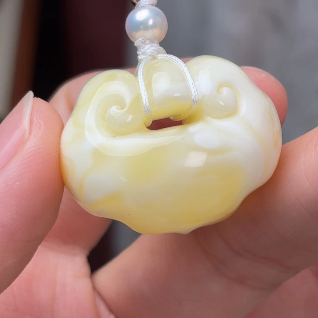 蜜蜡未镶嵌吊坠(不含链)白蜜妖花如意