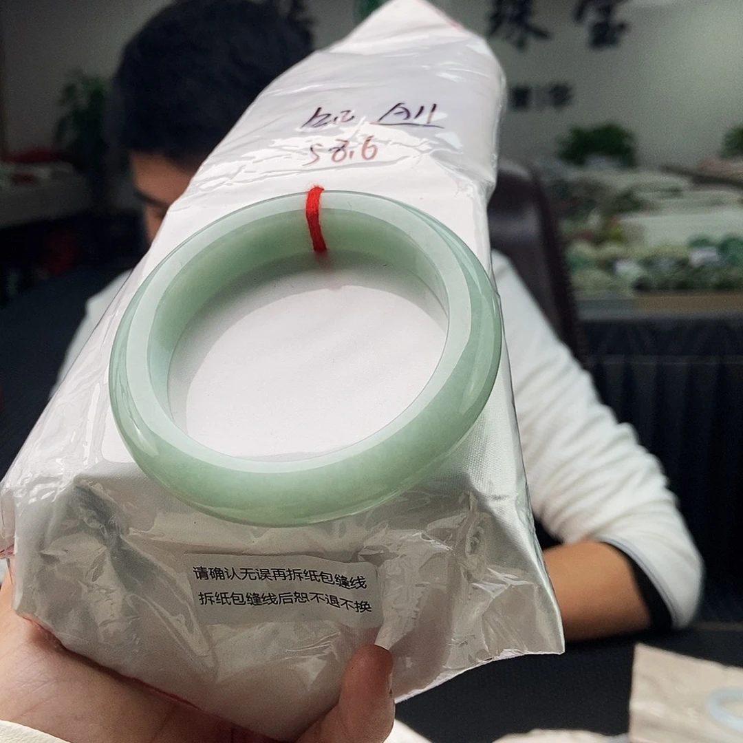 翡翠未镶嵌手镯拍一发一