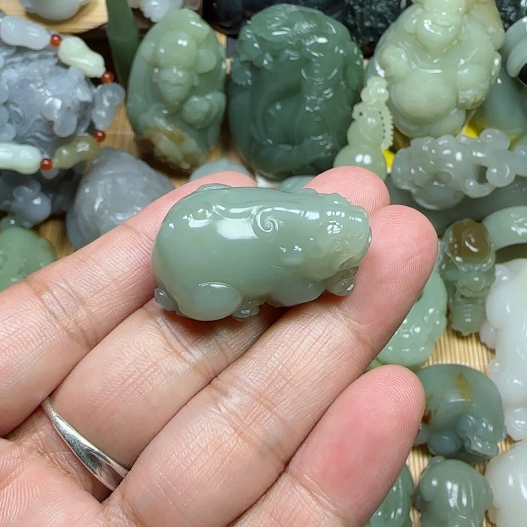 未镶嵌和田玉挂件
