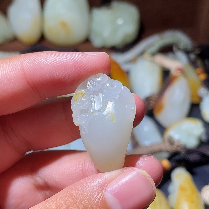 和田玉（糖玉）未镶嵌挂件