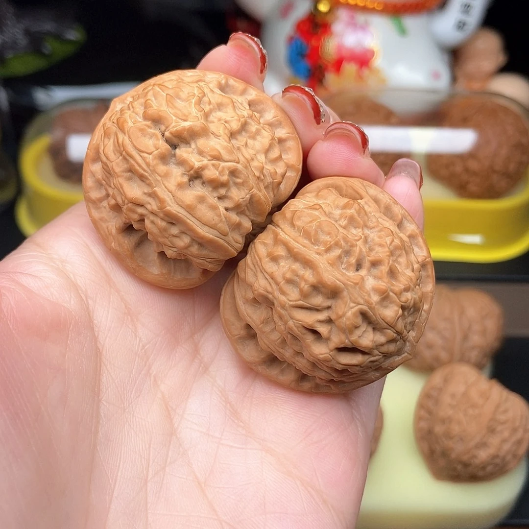 文玩核桃吊坠39白狮子
