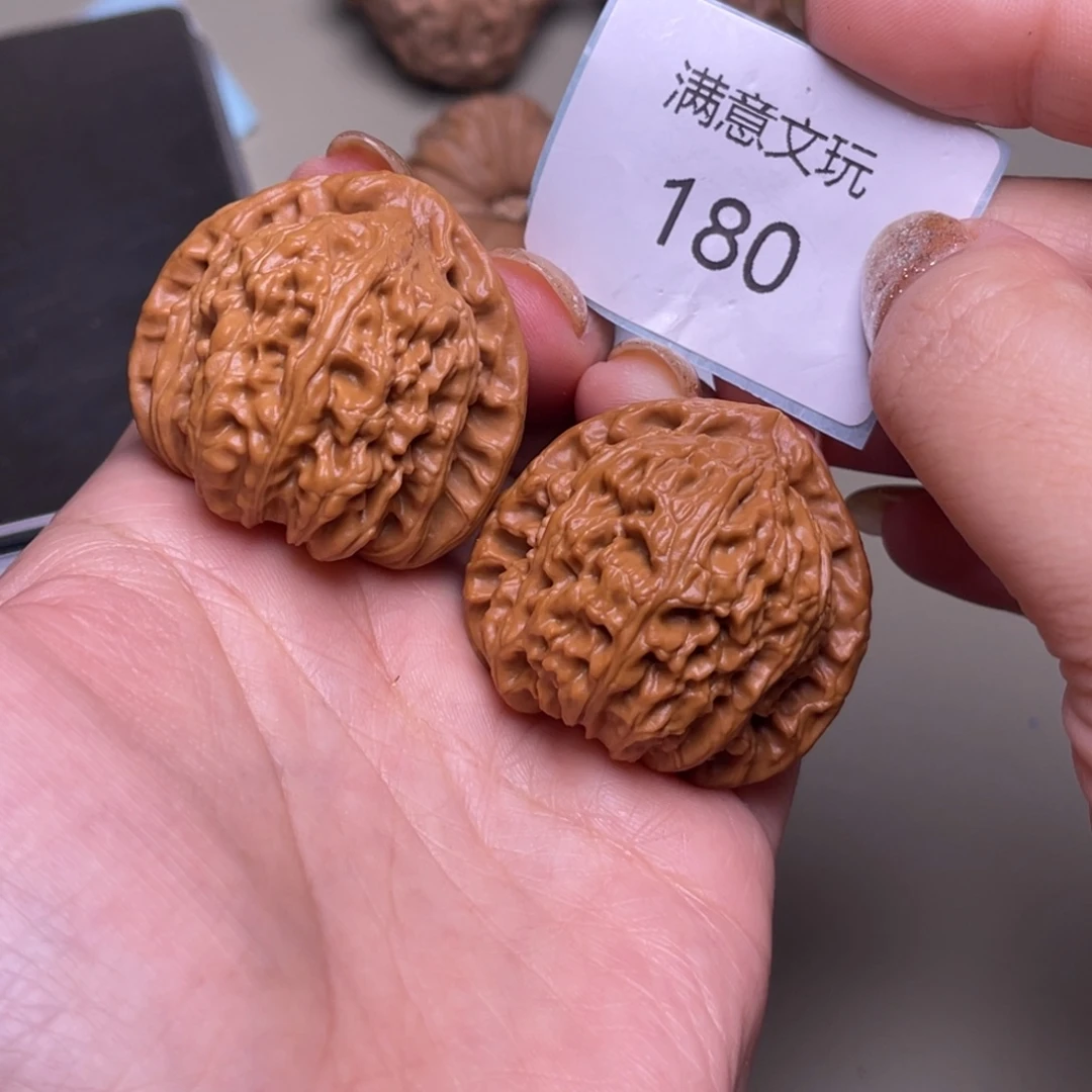 文玩核桃把件白狮子37.180