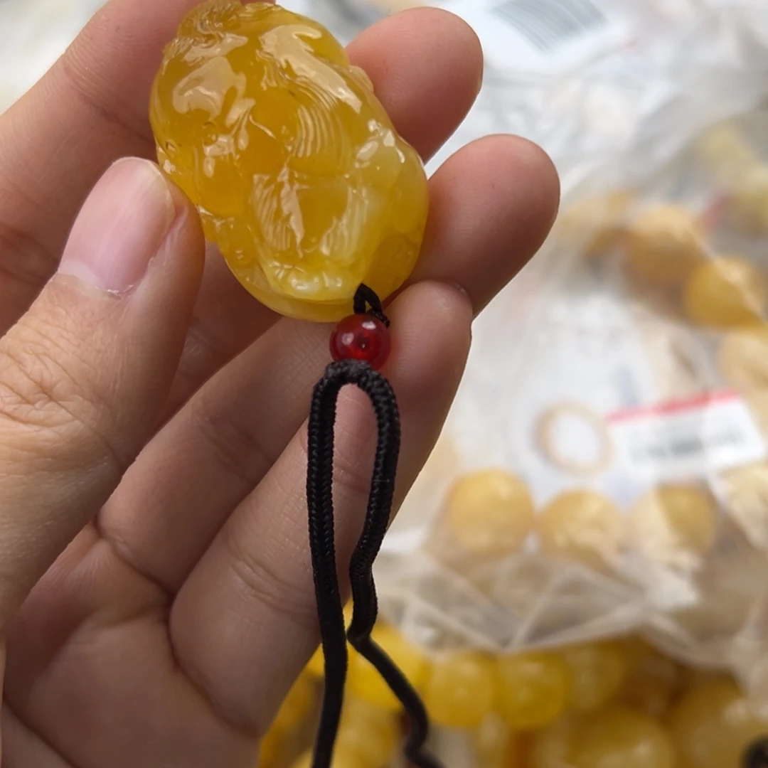 琥珀珠宝奇石未镶嵌