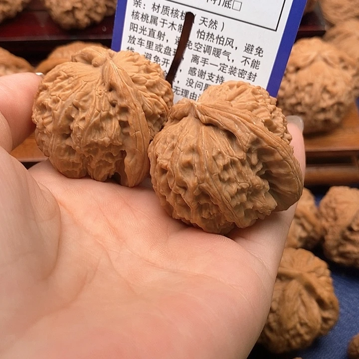 空***空吊坠桃核白狮子头42