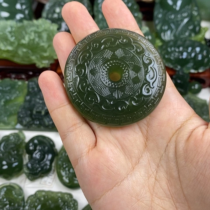 人***间岫玉未镶嵌挂件挂件