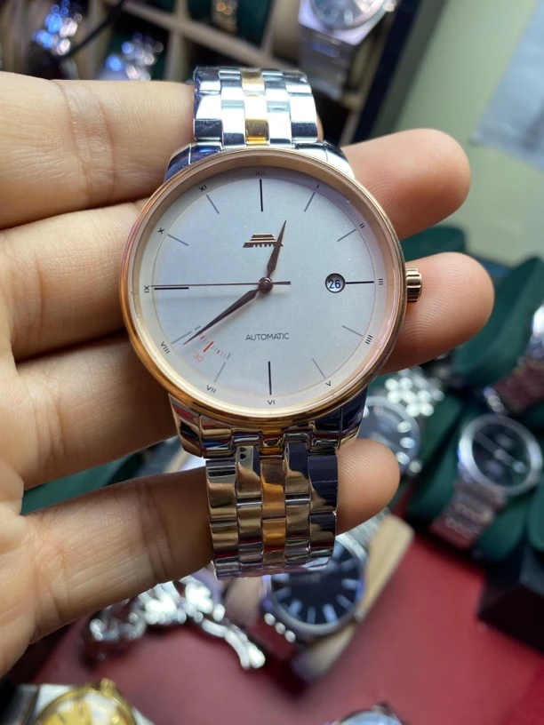 男士，北京机械手表。