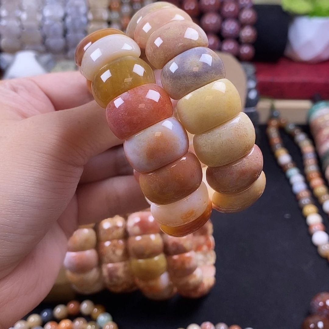 l***宝硅化珊瑚（珊瑚玉）未镶嵌手牌