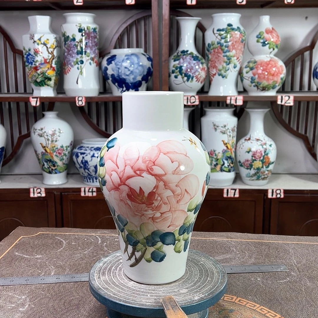 摆件景德镇陶瓷直红牡