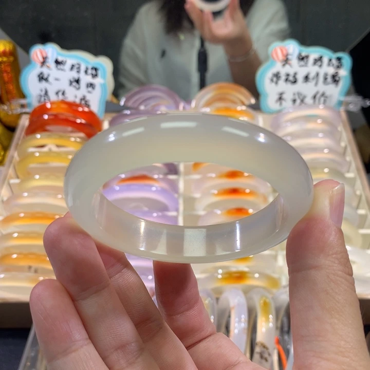 玛瑙/玉髓未镶嵌手镯