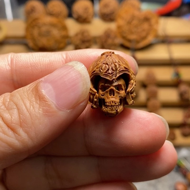 桃核手工雕刻鬼王骷髅将军