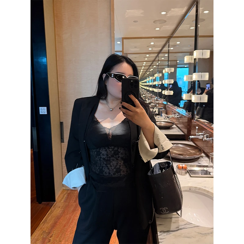 铅笔小鑫大码女装小心机 V领蕾丝 吊带美背带胸垫