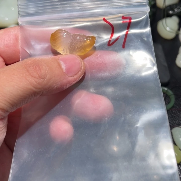 透闪石质玉未镶嵌颈饰