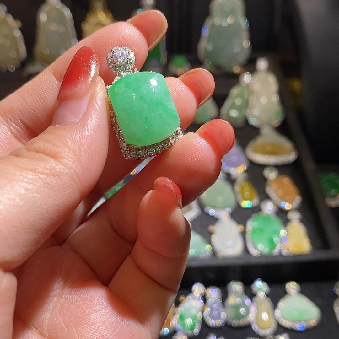 颈饰银S925镶嵌翡翠天然翡翠