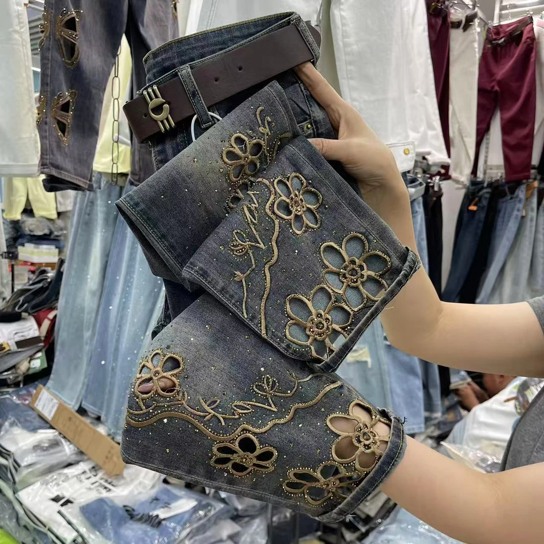 9882夏季新款镂空刺绣八分弹力牛仔烟管裤（无腰带）