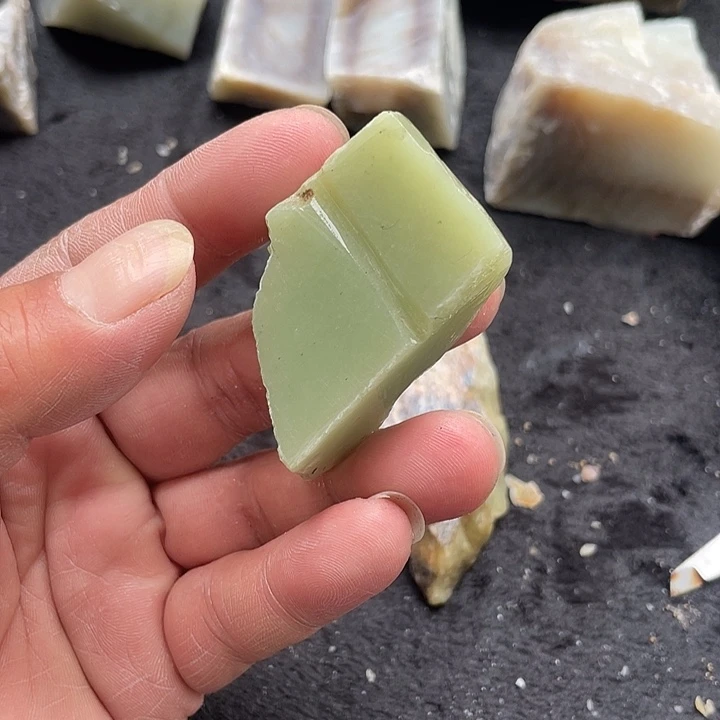 和田玉（糖玉）未镶嵌珠宝半成品