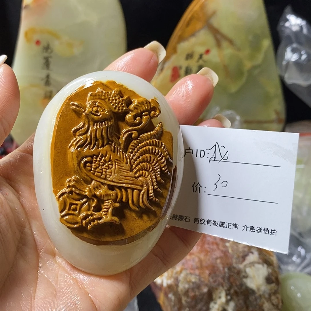 石材成古青石手把件