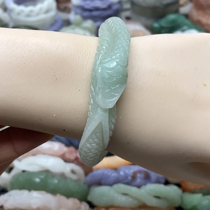 未镶嵌手镯石英岩玉