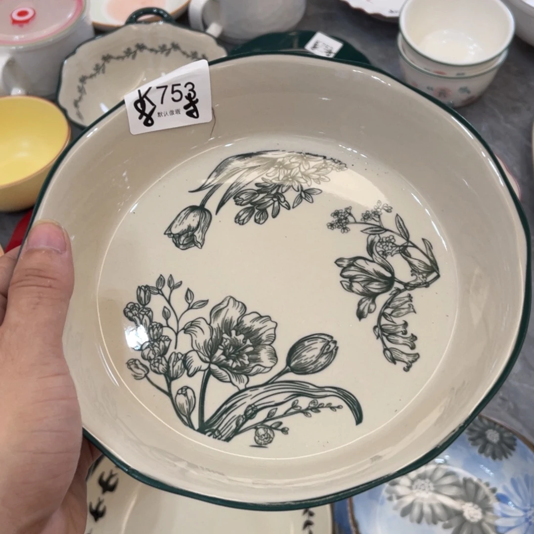 陶瓷微瑕餐具介意勿拍，满18飞！