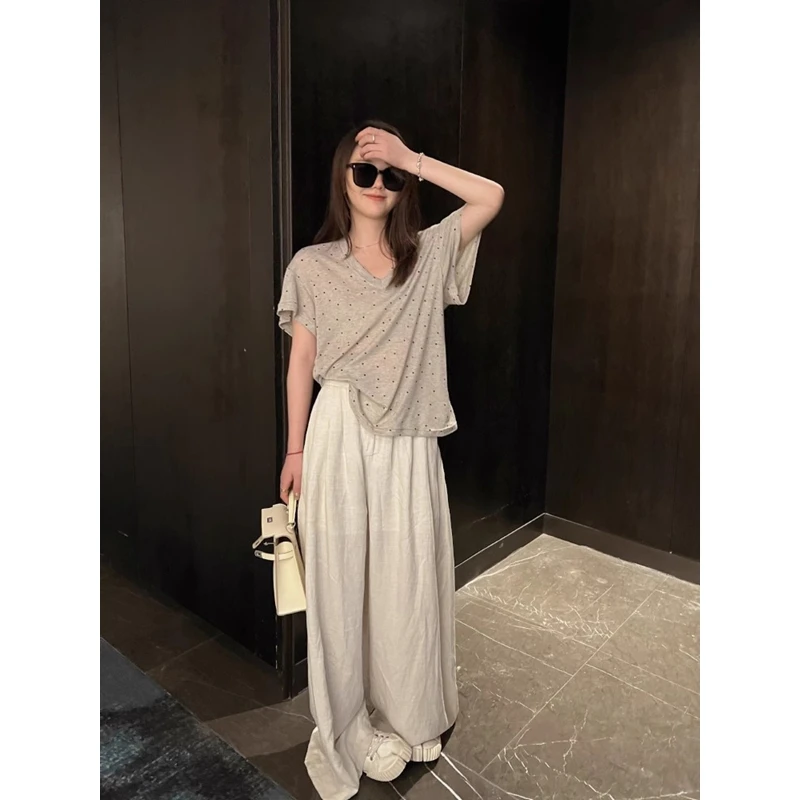 少女感轻薄舒适波点v领t恤2025夏季慵懒风纯色短袖