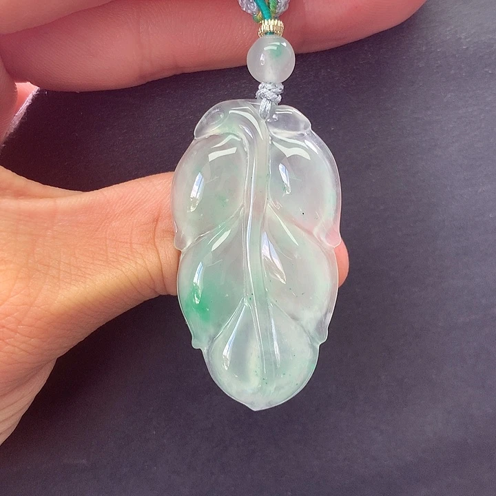 石英质玉未镶嵌颈饰