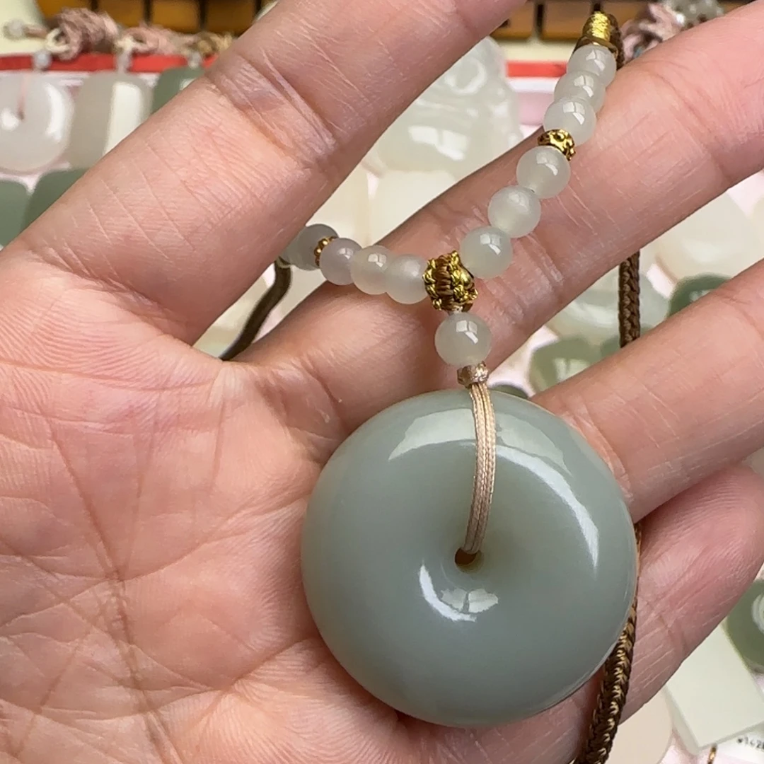 兰***儿颈饰未镶嵌和田玉